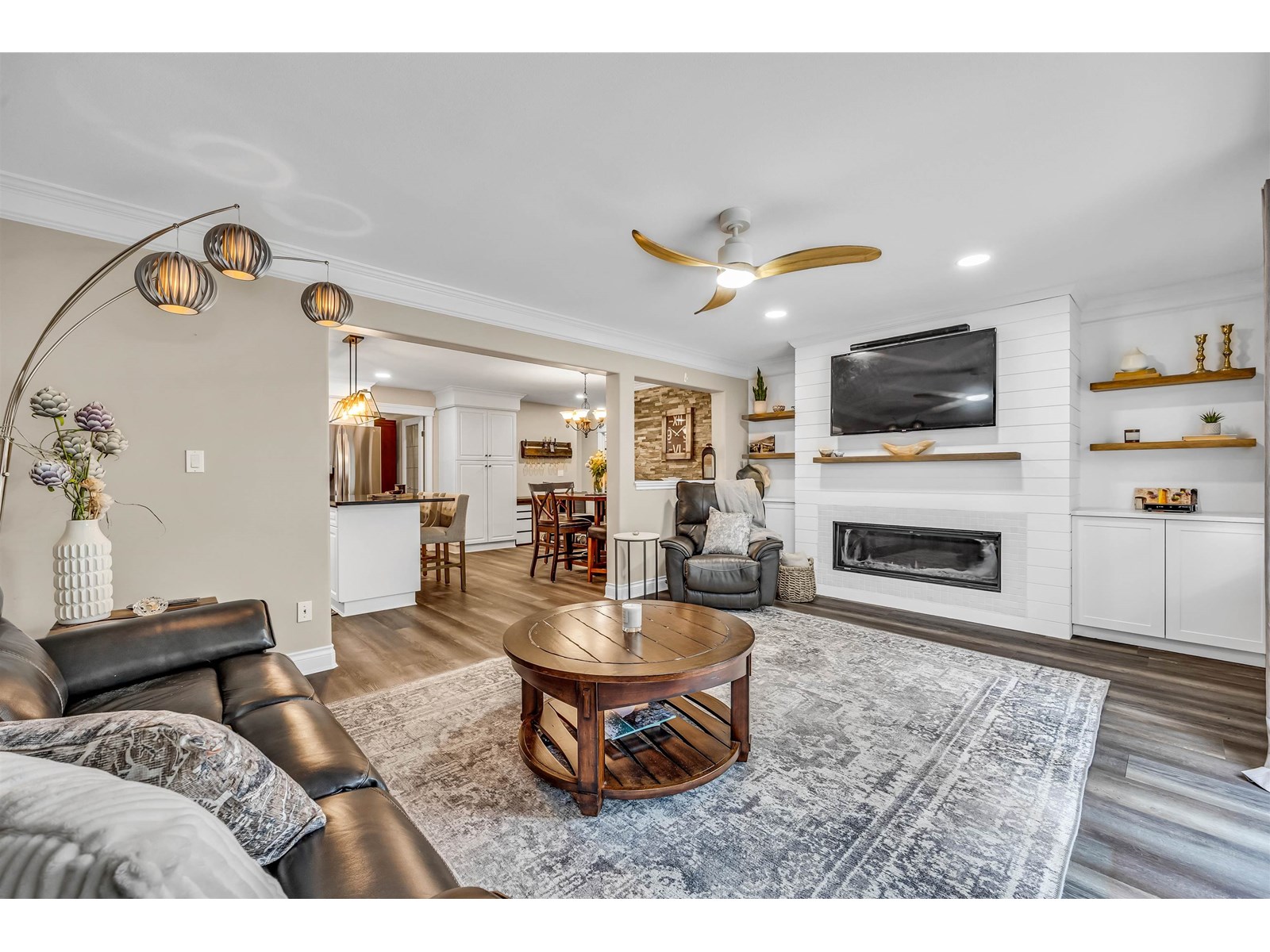 For sale: 15736 108A AVENUE, Surrey, British Columbia V4N4T4