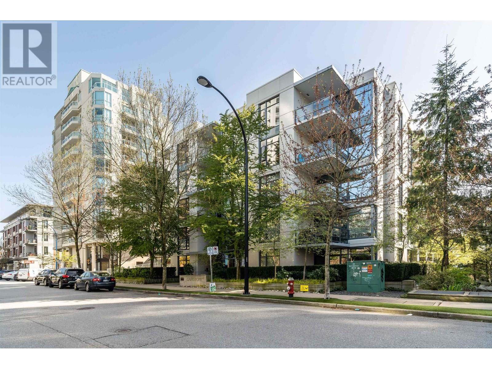 【中古】 Second Storey / Double Divide For sale: 408 135 W 2ND STREET, North Vancouver, British