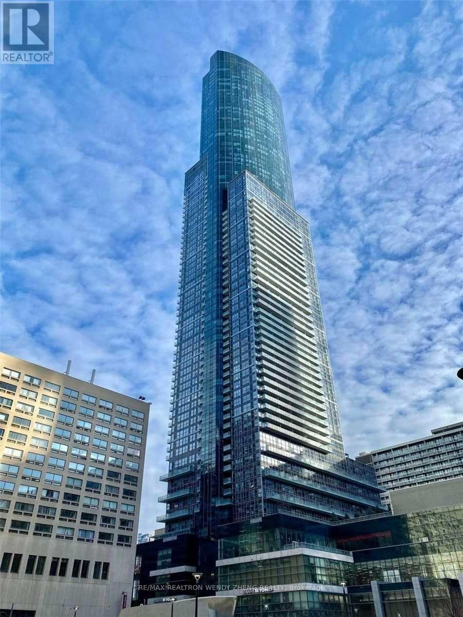 Munnnnnnnn 386 Yonge St Toronto ON | Zillow