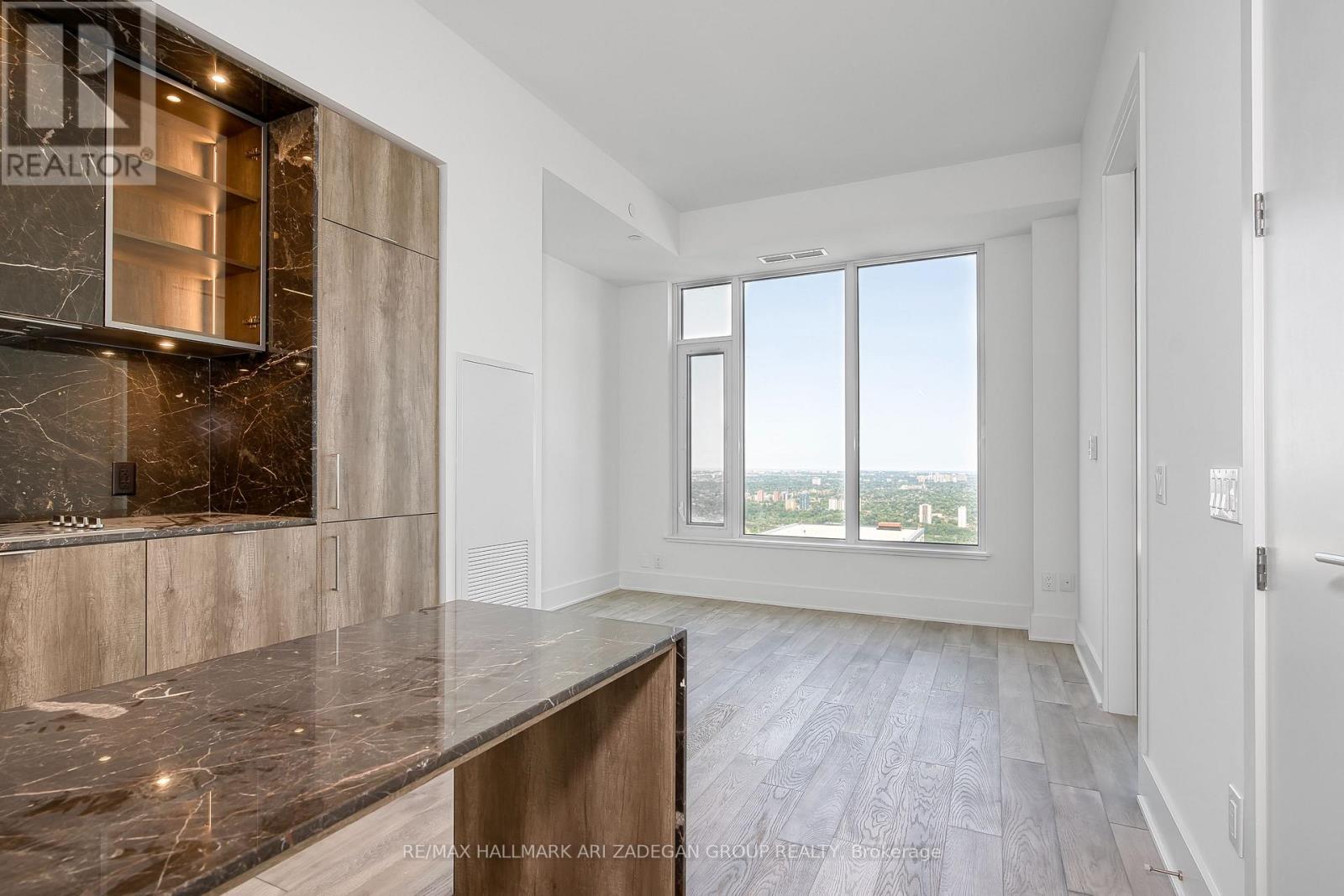 For rent: 5806 - 11 YORKVILLE AVENUE, Toronto (Annex