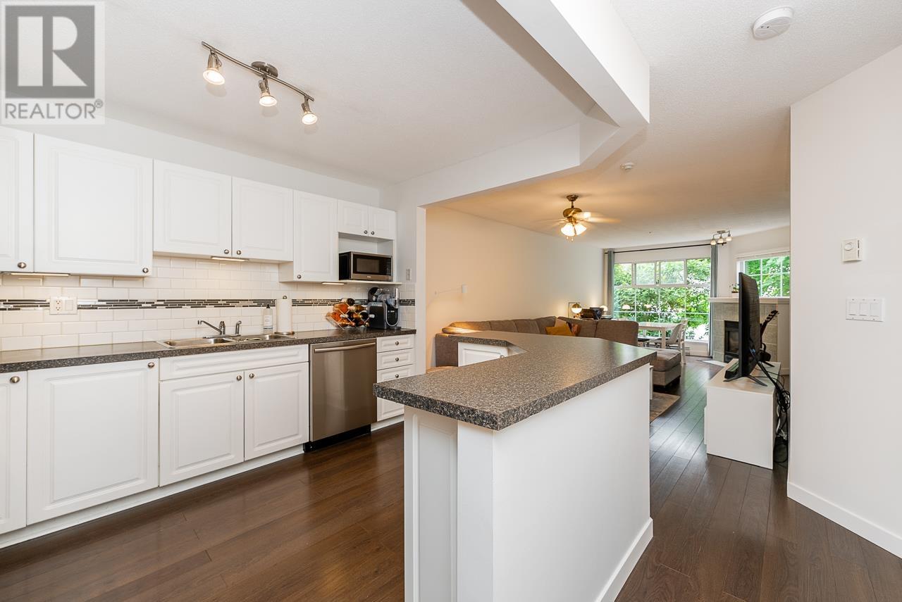 For sale: 212 2678 DIXON STREET, Port Coquitlam, British