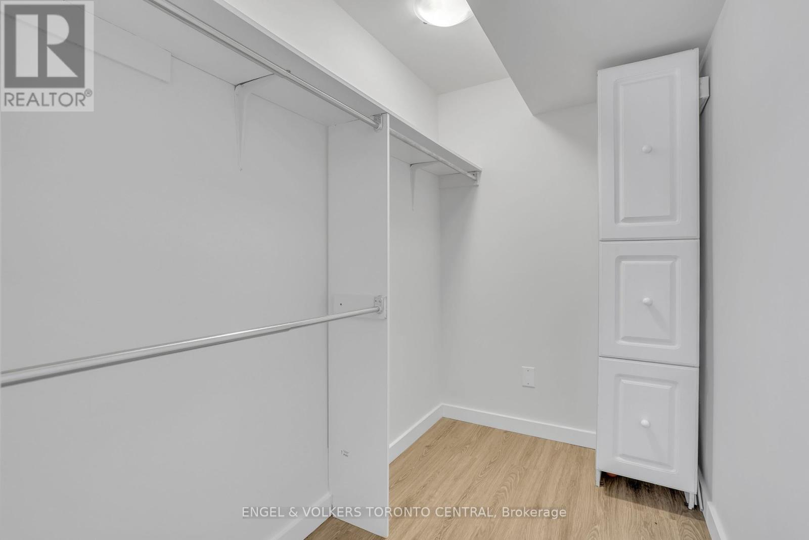 For sale: 192 EDGEHILL DRIVE, Barrie (0 North), Ontario