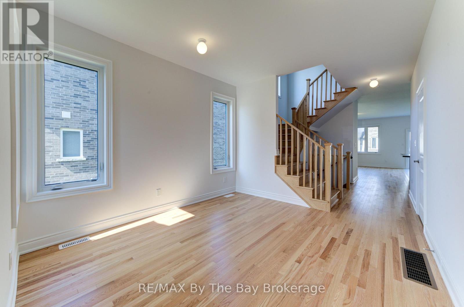 For sale: 39 LISA STREET, Wasaga Beach, Ontario L9Z1J9