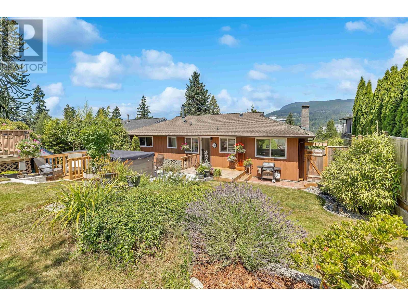 For sale: 3321 VIEWMOUNT DRIVE, Port Moody, British Columbia