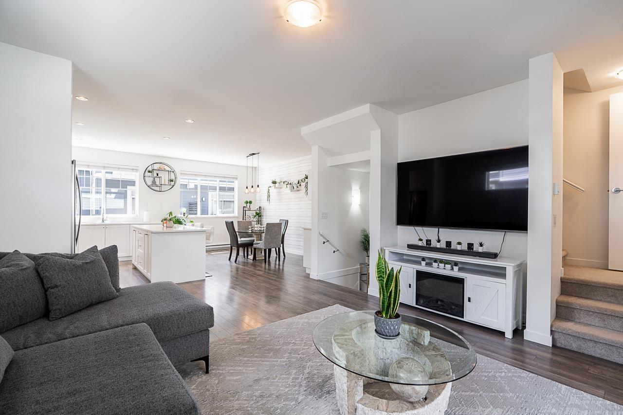 For sale: 13 16678 25 AVENUE, Surrey, British Columbia V2Z0Z2