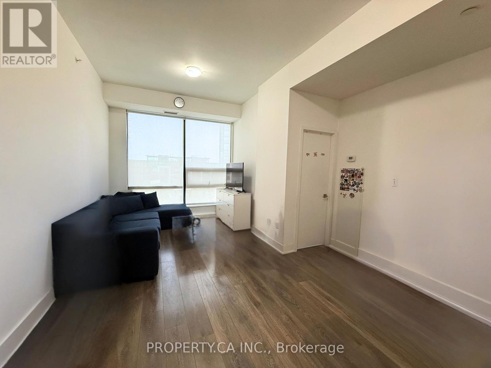 L'Appartement
REMI RELIEF/レミ レリーフ　HOODIE 5-7 Park P'ace, Westmount, QC H3Z 2K4 Apartments - 5-7 Park