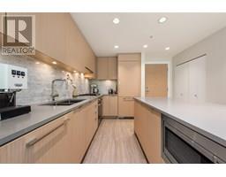 【中古】 Realcollabo Ra．D For sale: 218 9233 ODLIN ROAD, Richmond, British Columbia