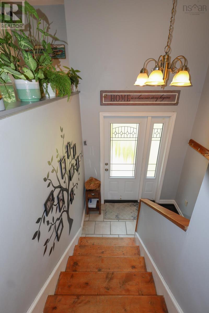 How to Decorate a Split Foyer Entryway: Stunning Ideas That Wow