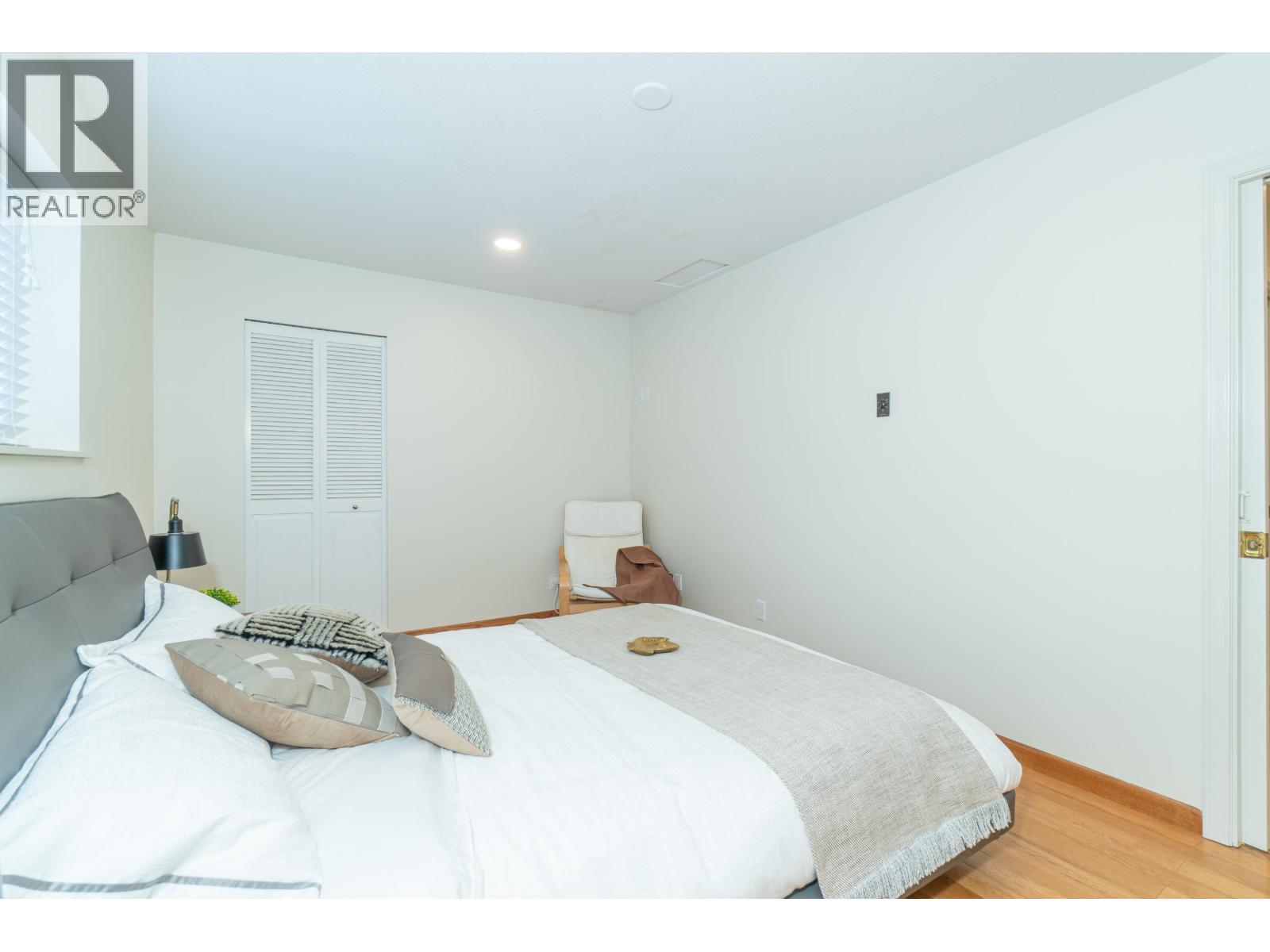 sale様 For sale: 7378 UNION STREET, Burnaby, British Columbia