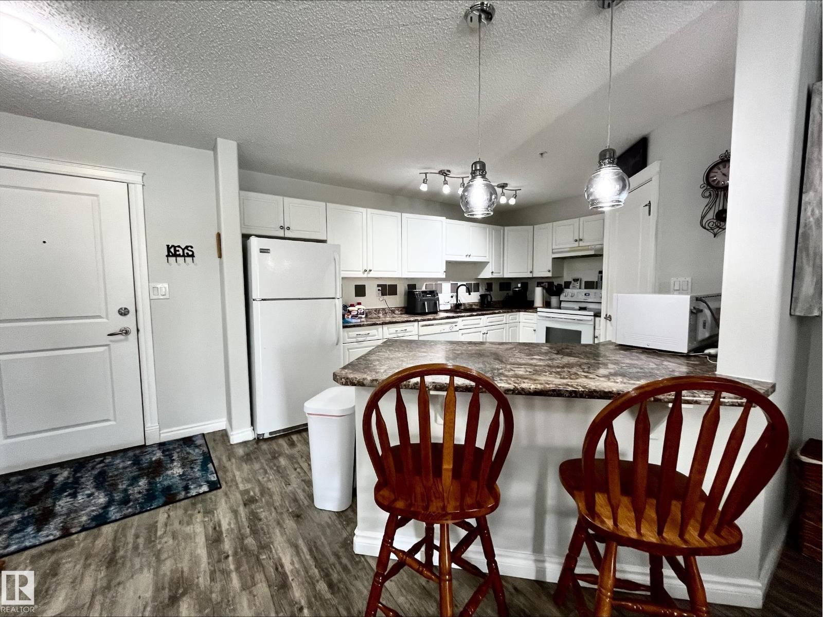 rita 　Provision VST-Relic Alder For sale: #204B 6 SPRUCE RIDGE DR, Spruce Grove, Alberta