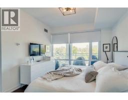 For sale: 223 ST CLAIR Avenue W Unit# 406, Toronto, Ontario