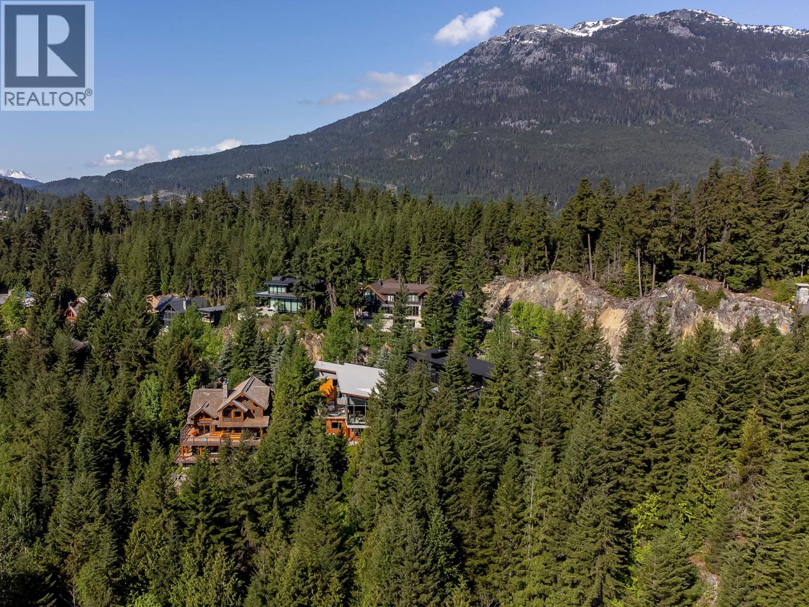 For sale: 7452 TREETOP LANE, Whistler, British Columbia