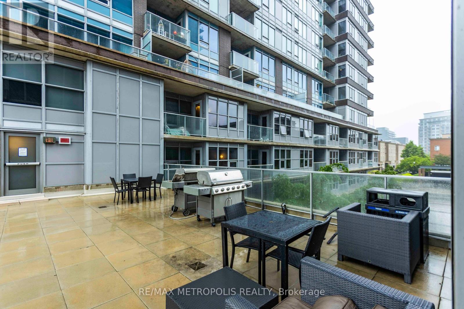 For sale: 717 - 55 EAST LIBERTY STREET, Toronto (Niagara), Ontario