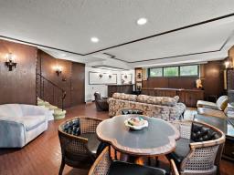 【Fujieda Sana】 Taeko Yamanouchi, Lydia Robertson - Pickering Real Estate