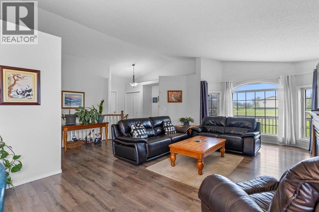 House for Sale in 8580 23 Avenue SE|Calgary, Alberta T1X0L5 5