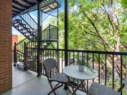 kanustin　refomed 23aw H-M-D CASTRO For sale: 1917 Rue Augustin-Cantin, #304, Montréal (Le Sud