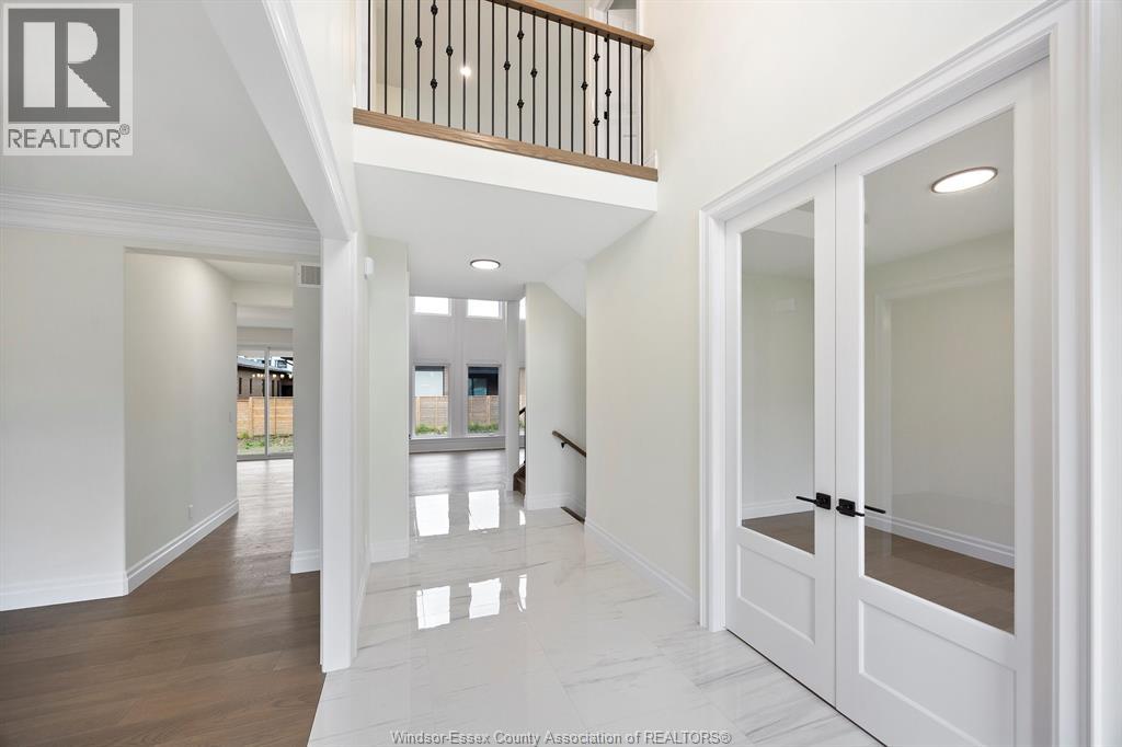 For sale: 545 ORCHARDS CRESCENT, Windsor, Ontario N9E0B3