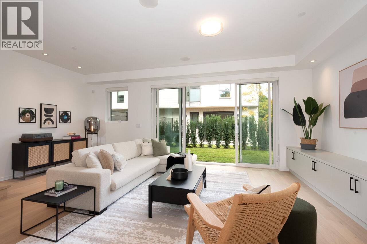 For sale 122 E 17TH AVENUE, Vancouver, British Columbia V5V1A4