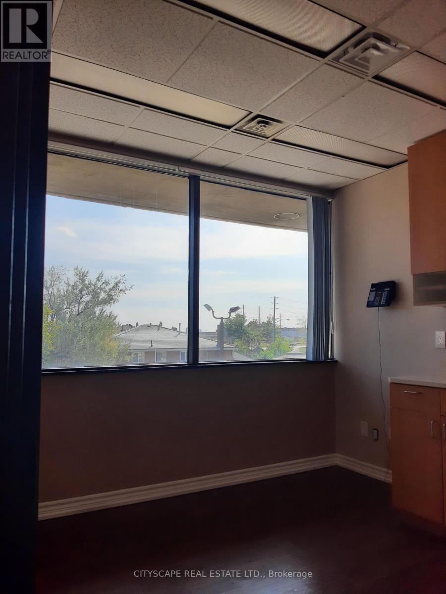 For rent: 203 - 2065 FINCH AVENUE W, Toronto (Glenfield-Jane Heights),  Ontario M3N2V7 - W12407741 | REALTOR.ca