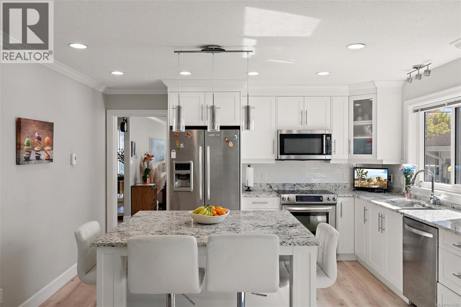 For sale: 3998 Cedar Hill Rd, Saanich, British Columbia