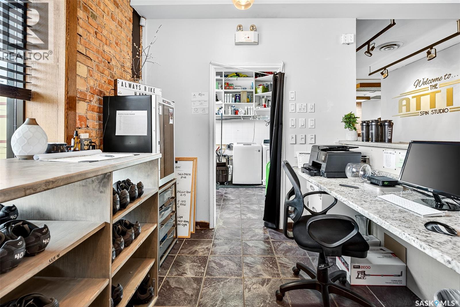 For sale: 2nd Floor 15 Fairford STREET E, Moose Jaw, Saskatchewan