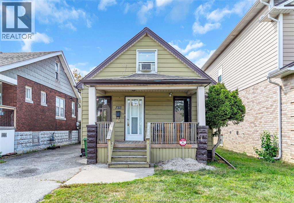 For sale: 733 RANDOLPH, Windsor, Ontario N9B2T7 - 25024501 | REALTOR.ca