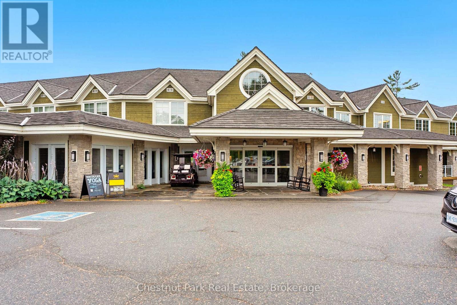 For sale: L203-C1 - 1869 MUSKOKA RD 118 ROAD W, Muskoka