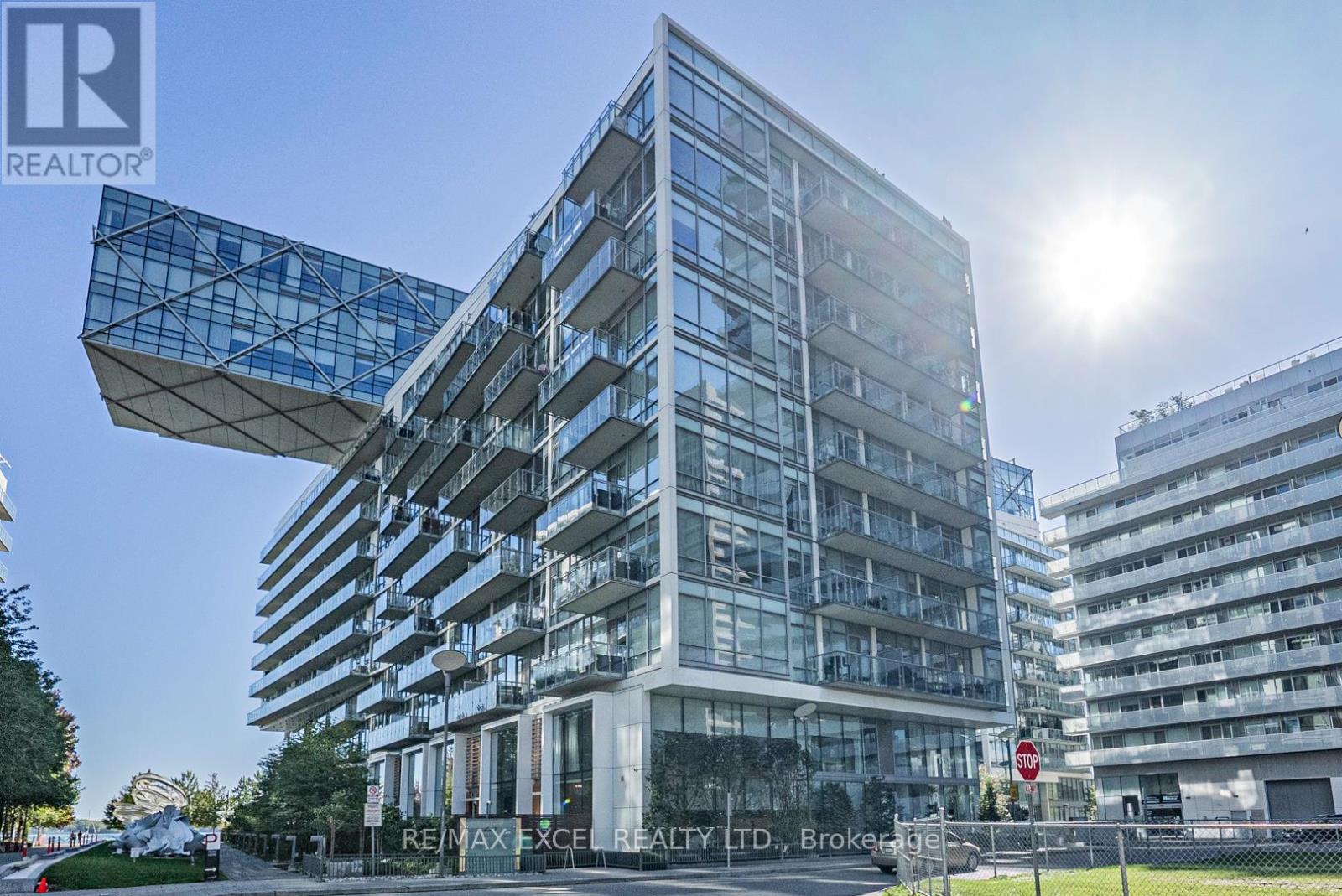 ymtown  For sale: TH127 - 29 QUEENS QUAY E, Toronto (Waterfront