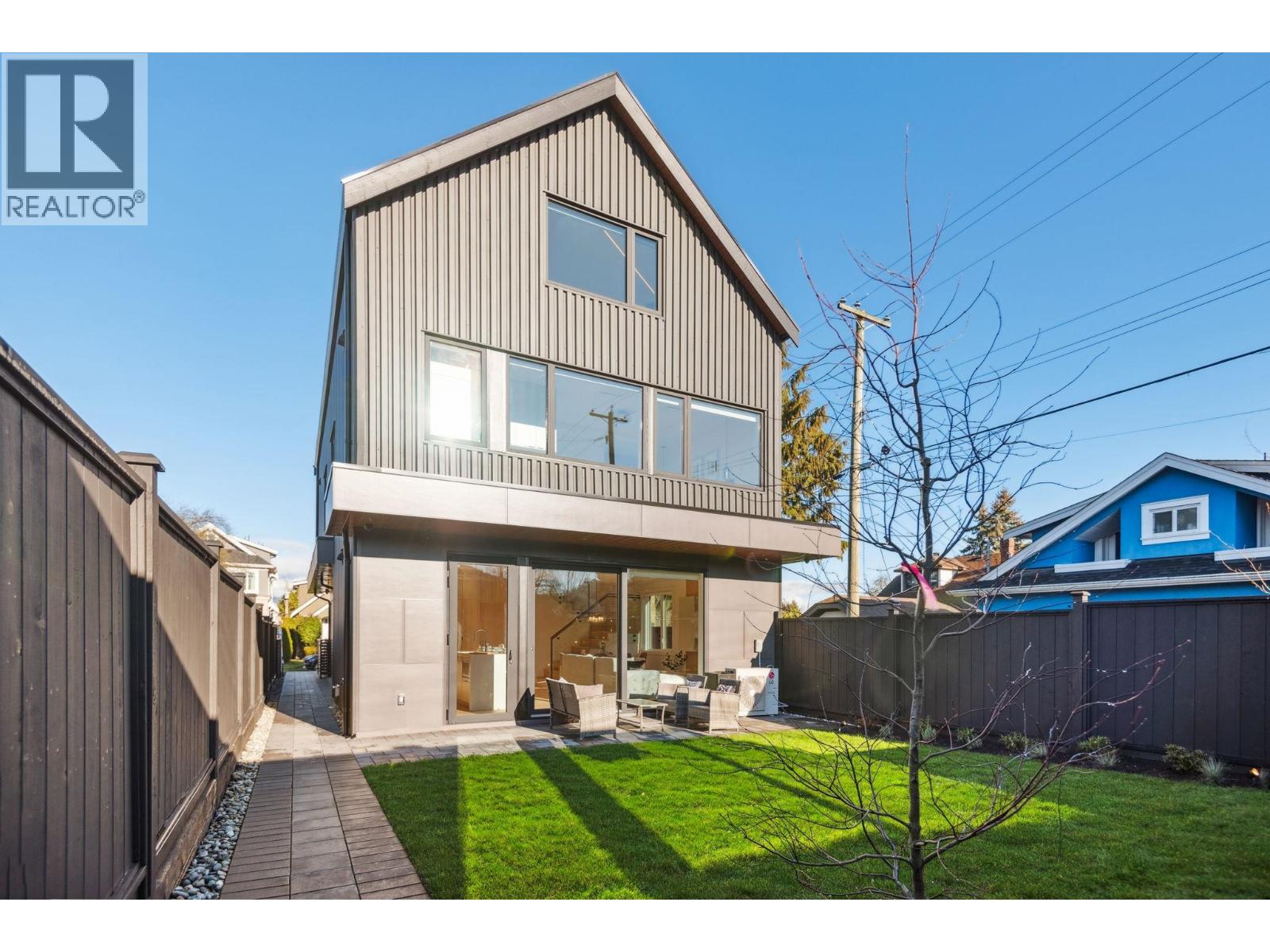 For sale: 2 3620 W 20TH AVENUE, Vancouver, British Columbia