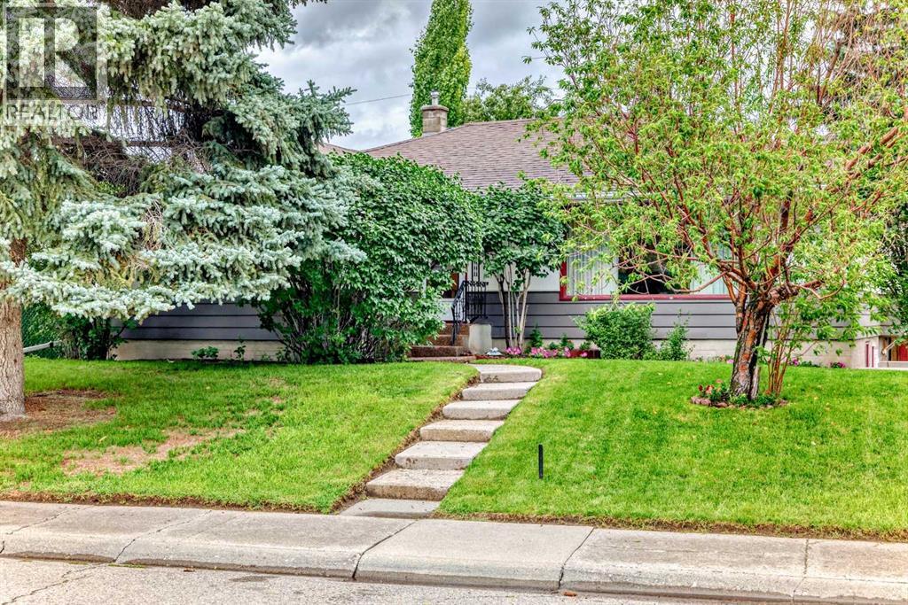 AS IＯ®️C S-7 W  ST A N D 7520 7 Street SW, Calgary, Alberta T2V1G3 - A2247260