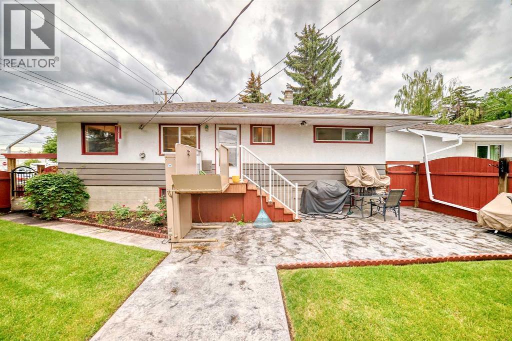 AS IＯ®️C S-7 W  ST A N D 7520 7 Street SW, Calgary, Alberta T2V1G3 - A2247260