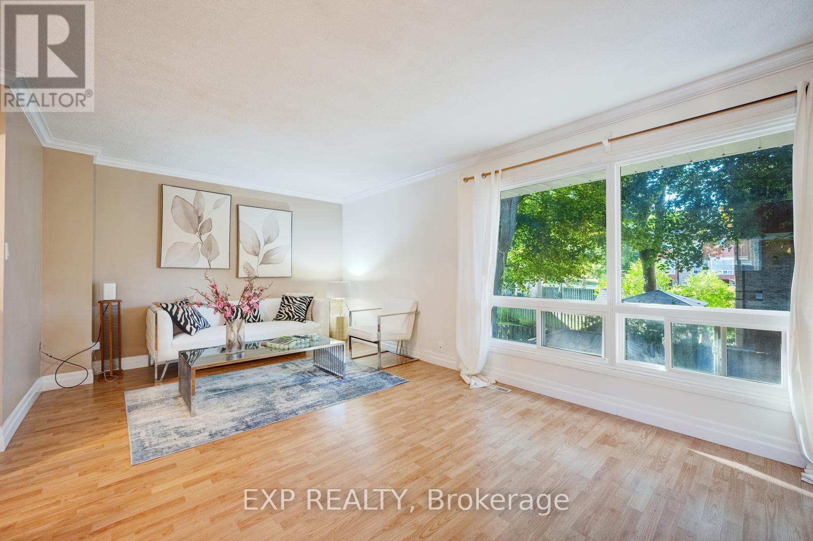 Row / Townhouse for Sale in UNIT 42 - 915 INVERHOUSE DRIVE|Mississauga (Clarkson), Ontario L5J4B2 3