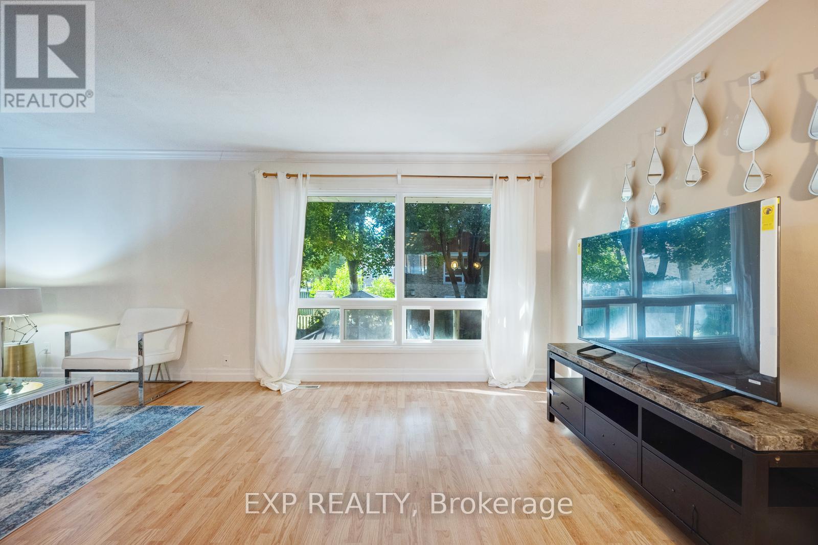 Row / Townhouse for Sale in UNIT 42 - 915 INVERHOUSE DRIVE|Mississauga (Clarkson), Ontario L5J4B2 4