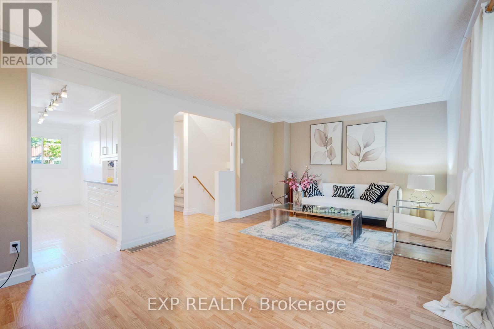 Row / Townhouse for Sale in UNIT 42 - 915 INVERHOUSE DRIVE|Mississauga (Clarkson), Ontario L5J4B2 5