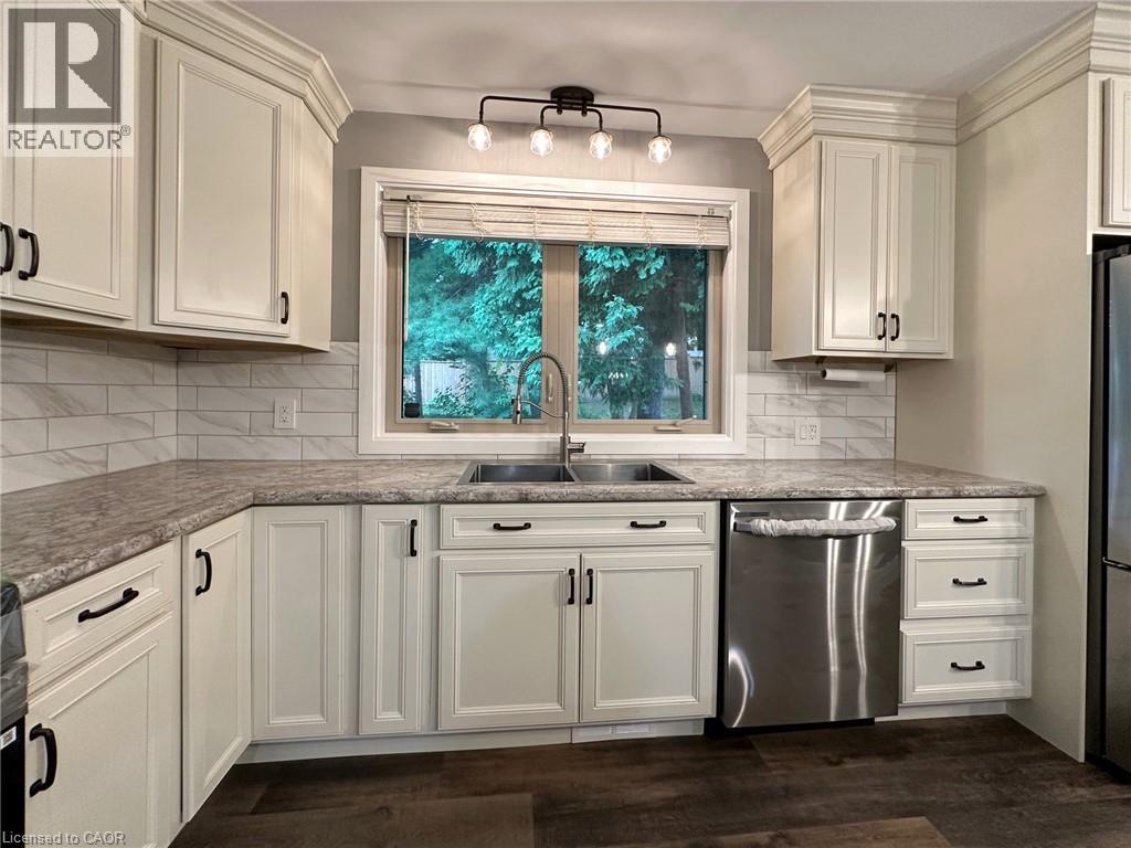 For sale: 12 SUNSET Drive, Simcoe, Ontario N3Y3G3 40764770