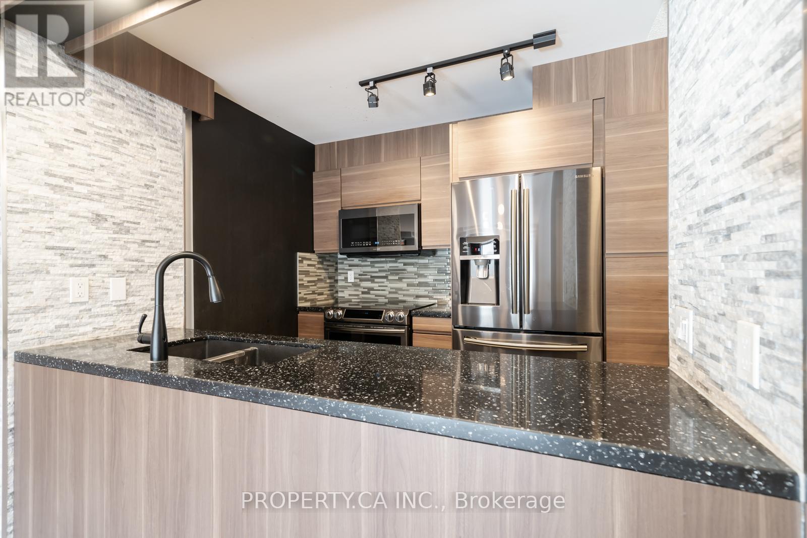 こんぺい For sale: 303 - 399 SOUTH PARK ROAD, Markham (Commerce