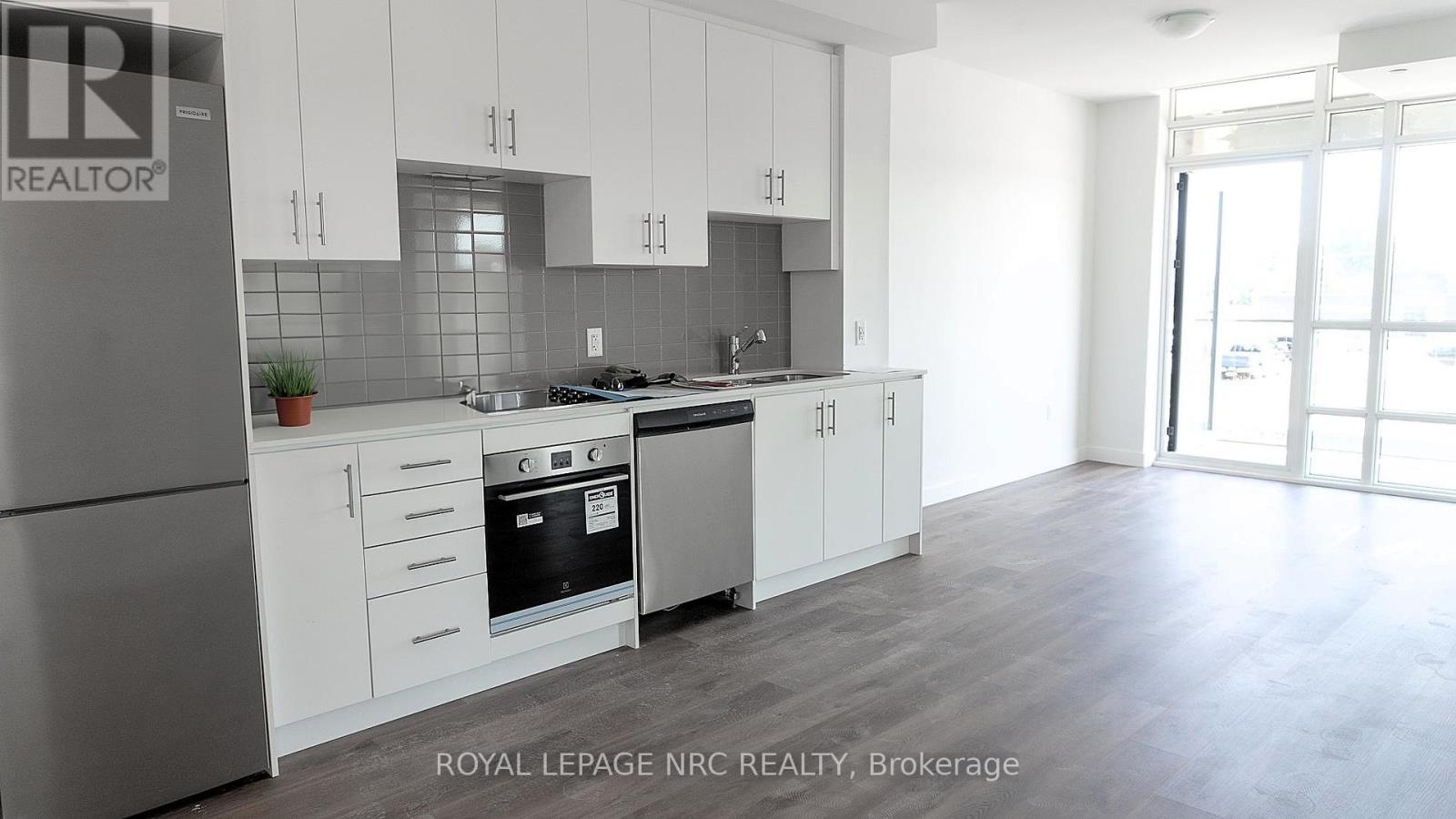 Unit 223 - 461 Green Road