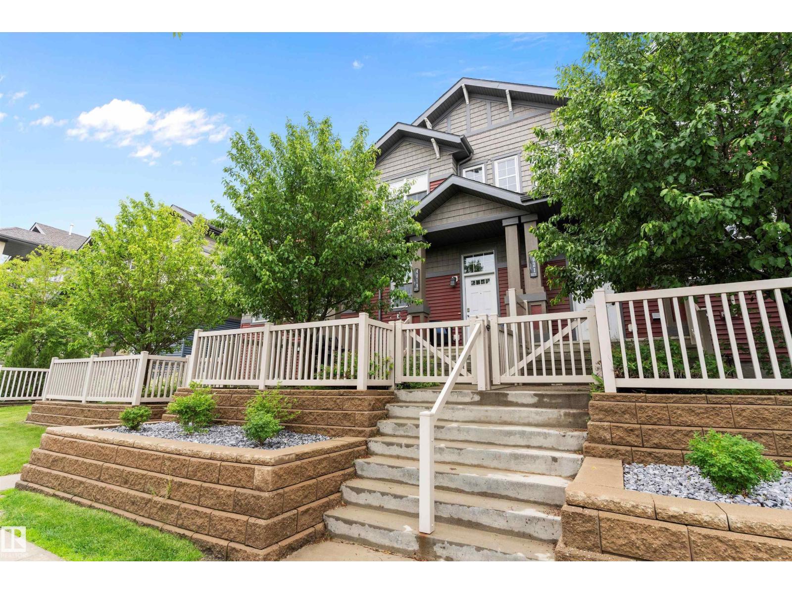 For sale: 4019 ORCHARDS DR SW, Edmonton, Alberta T6C1V2