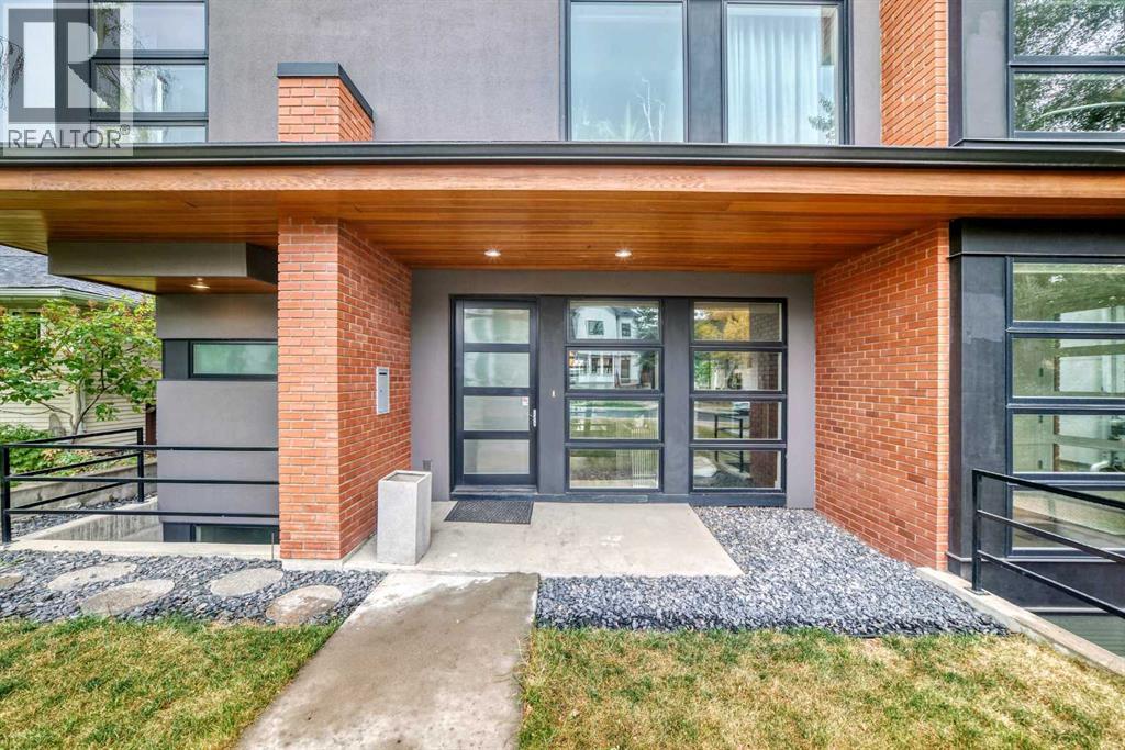 Duplex for Sale in 2132 27 Avenue SW|Calgary, Alberta T2T1R7 2