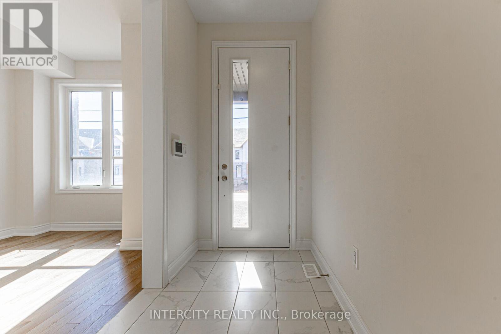 Row / Townhouse for Sale in 3273 SIXTH LINE|Oakville (GO Glenorchy), Ontario L6H0Z8 2