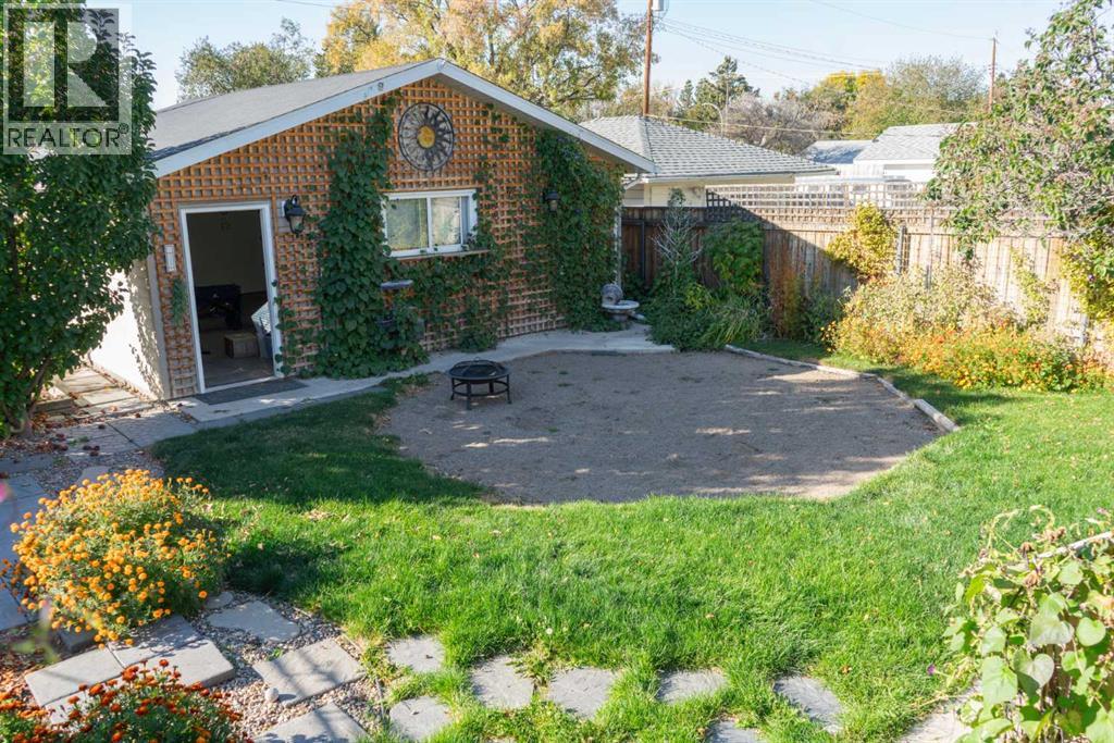 なる　1014 For sale: 1014 19 Street N, Lethbridge, Alberta T1H3M1