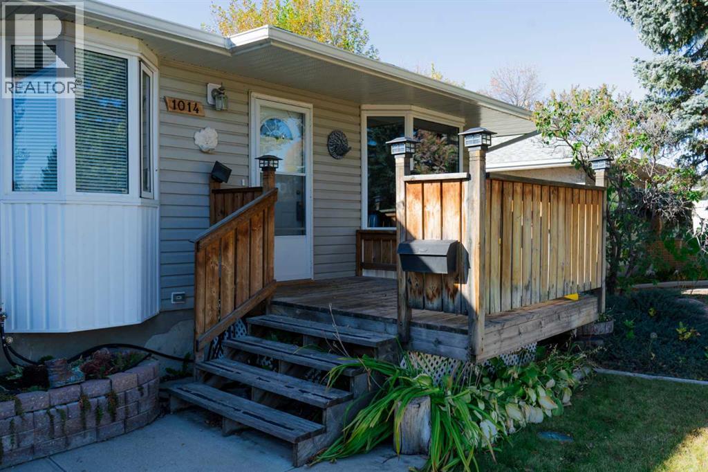なる　1014 For sale: 1014 19 Street N, Lethbridge, Alberta T1H3M1