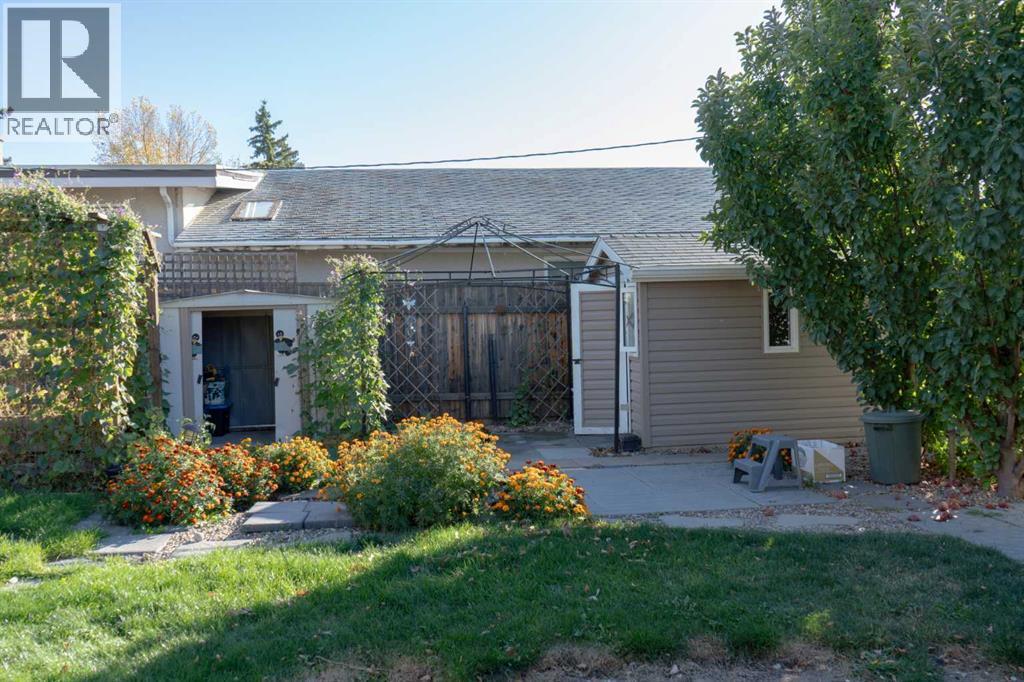 なる　1014 For sale: 1014 19 Street N, Lethbridge, Alberta T1H3M1
