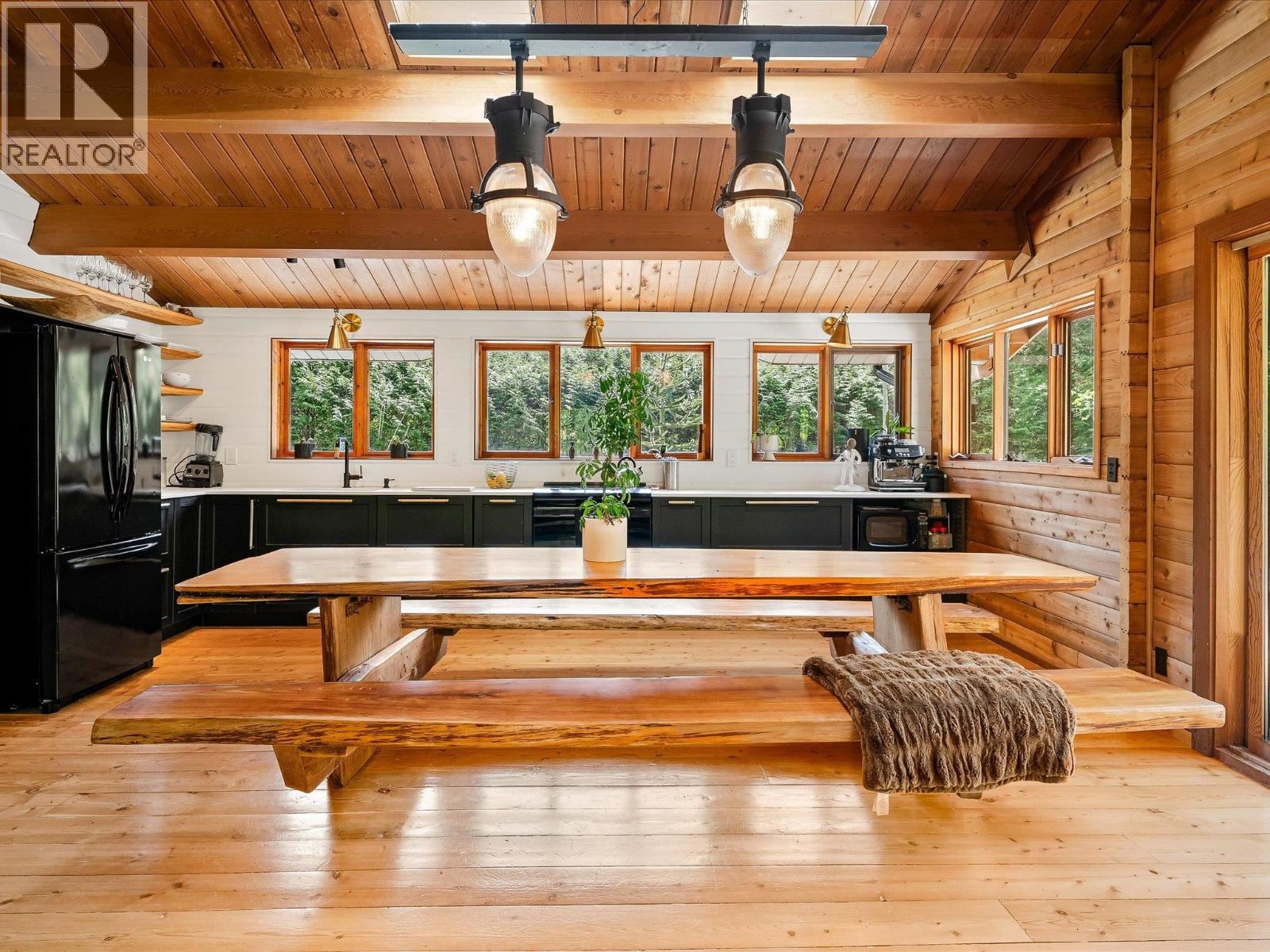 For sale: 2040 MIDNIGHT WAY, Squamish, British Columbia V0N1T0