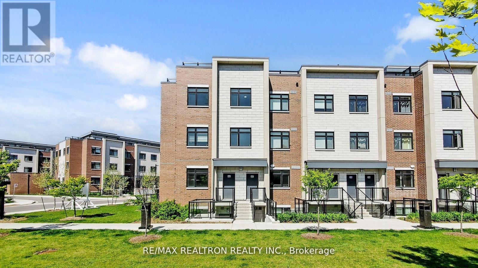 Row / Townhouse for Sale in 217 - 1070 DOUGLAS MCCURDY COMMON|Mississauga (Lakeview), Ontario L5G0C6 4