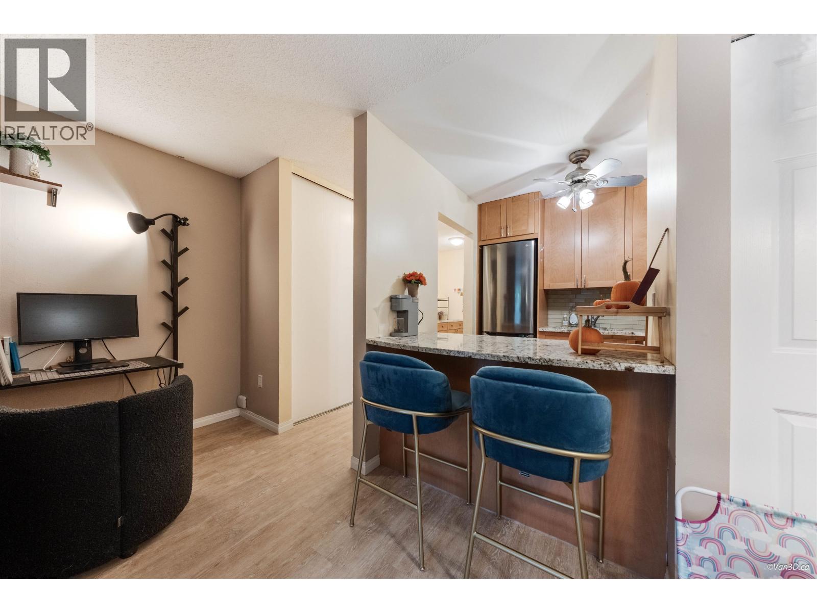 For sale: 210 1545 E 2ND AVENUE, Vancouver, British Columbia V5N1C8 -  R3060377 | REALTOR.ca