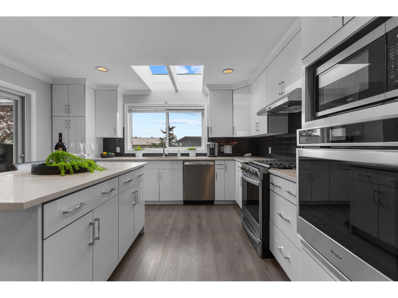 For sale: 1170 DOLPHIN STREET, White Rock, British Columbia V4B4G8 -  R3061430 | REALTOR.ca