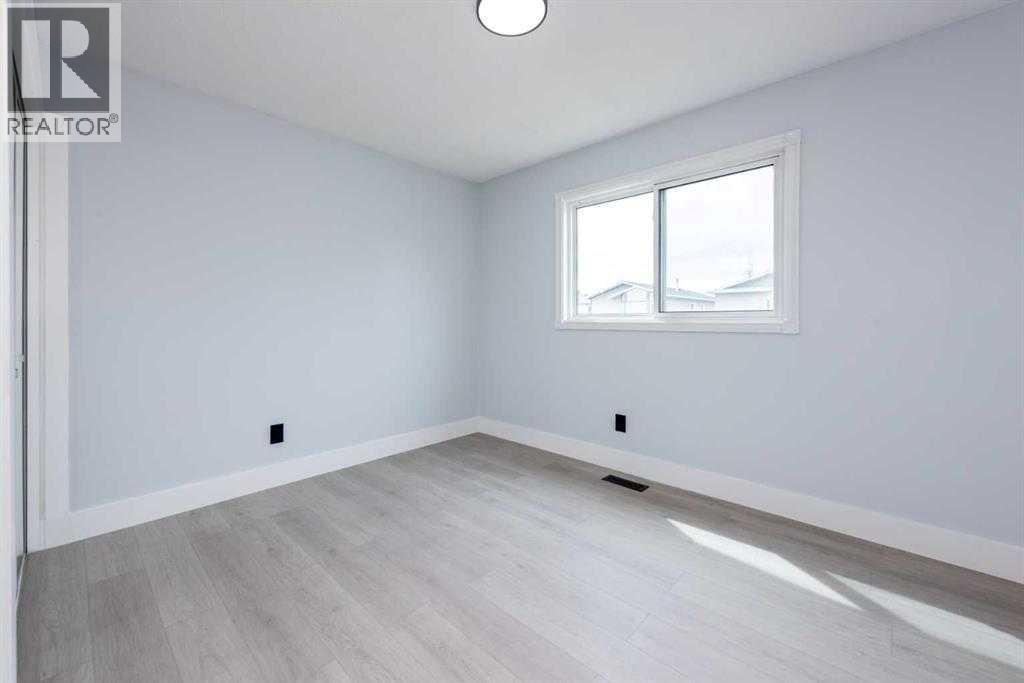 House for Sale in 141 Falshire Close NE|Calgary, Alberta T3J3A2 5