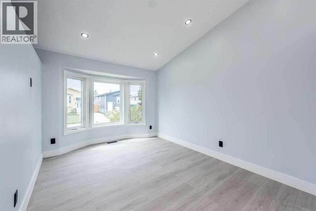 House for Sale in 141 Falshire Close NE|Calgary, Alberta T3J3A2 4