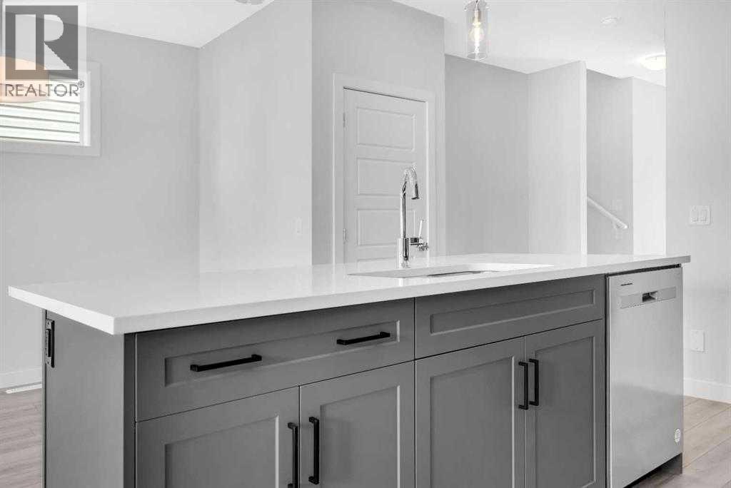 House for Sale in 16 Amblefield Avenue NW|Calgary, Alberta T3P2C1 5